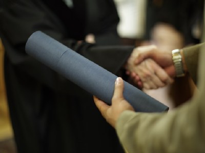 předávání diplomu