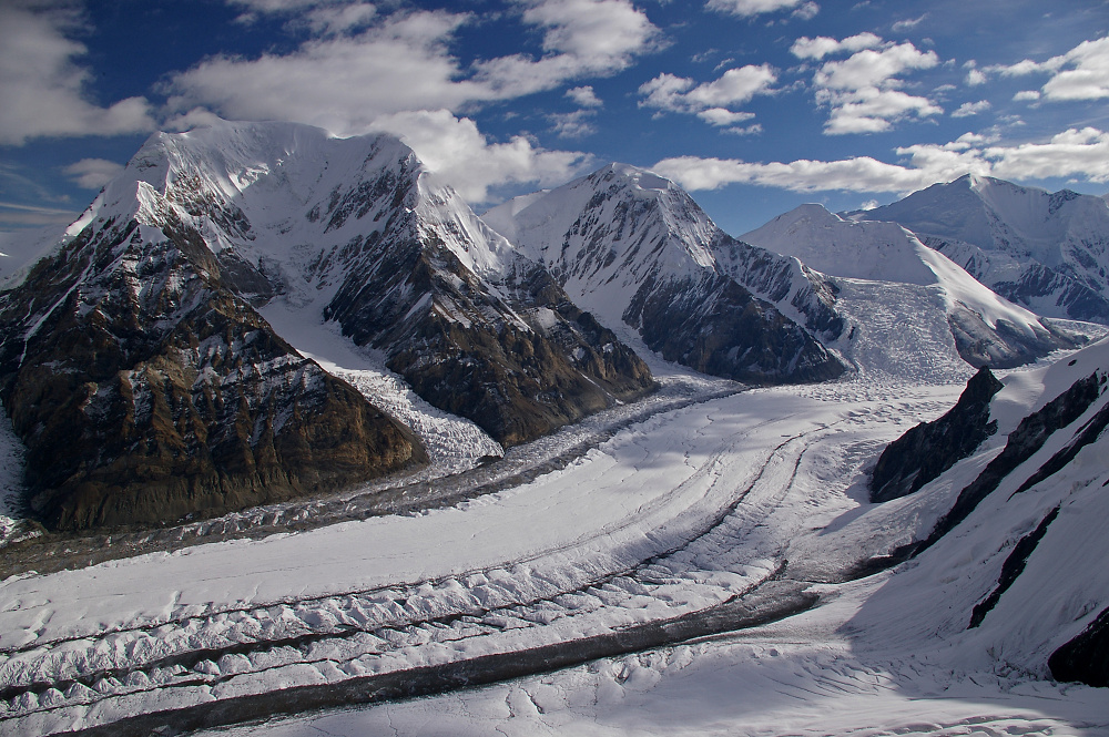 Herman Häusler: Remote-sensing based analysis of the 1996 surge of Northern Inylchek Glacier, central Tien Shan, Kyrgyzstan