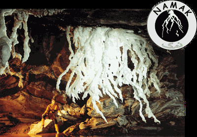 Krápníky v jeskyni 3N tvořené halitem